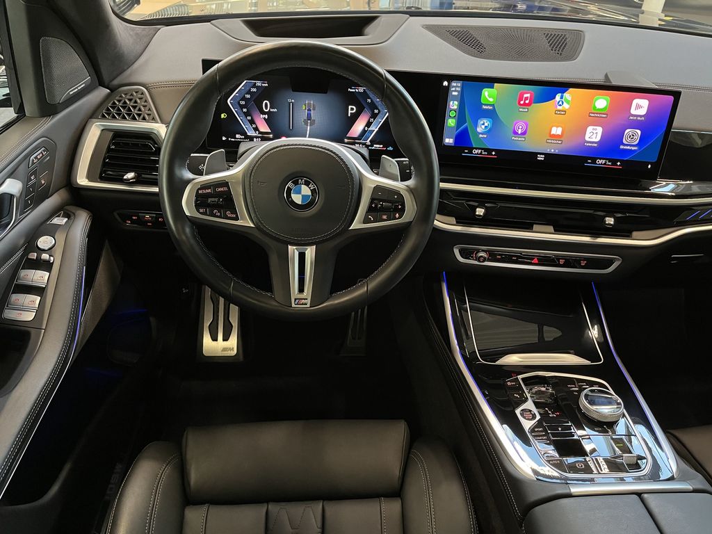 BMW X7 M60i xDrive Msport PRO | FACELIFT | předváděcí auto na dovoz | přímo od německého autorizovaného prodejce | luxusní černé benzínové SUV | černá kůže | skvělá výbava | auto ihned k předání | super cena 2.459.000,- Kč bez DPH | více info a nákup online na AUTOiBUY.com